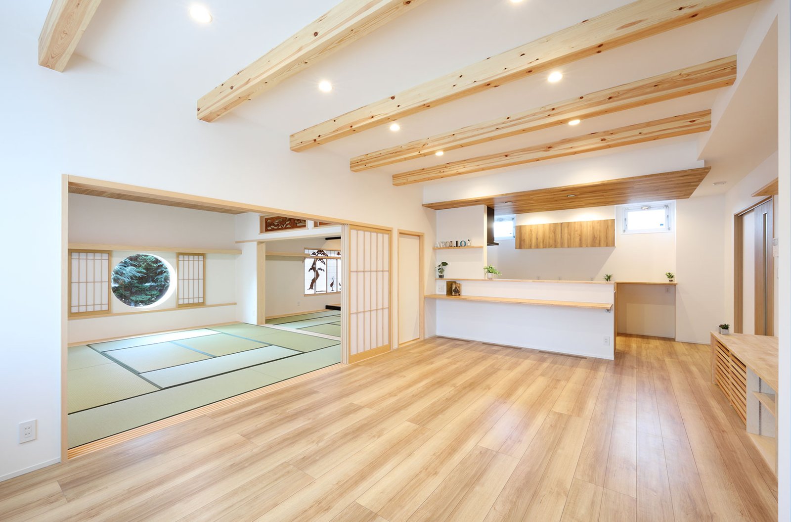 株式会社アポロ建築社｜続き間和室のある二世帯住宅のLDK